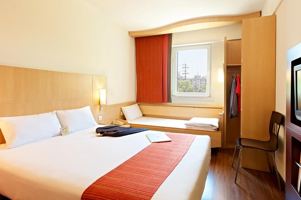 Ibis Leshan City Center Exterior foto