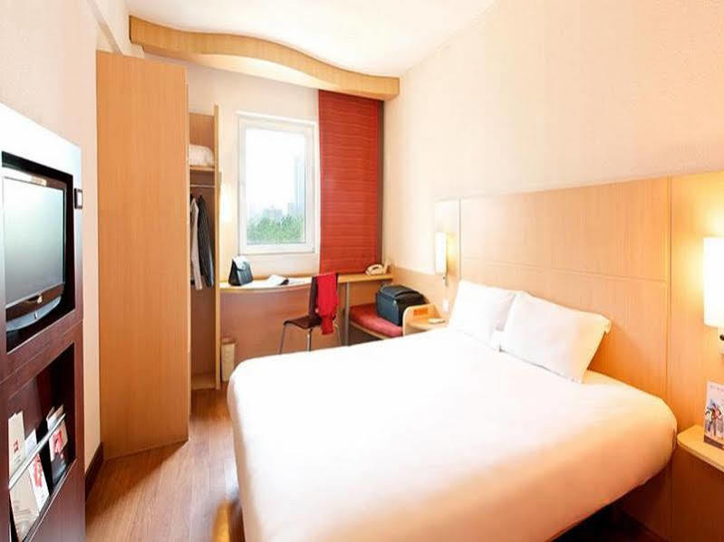 Ibis Leshan City Center Exterior foto